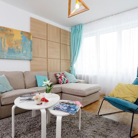 Lovely 2 Bedroom Apartment Near Old Town بوخارست المظهر الخارجي الصورة