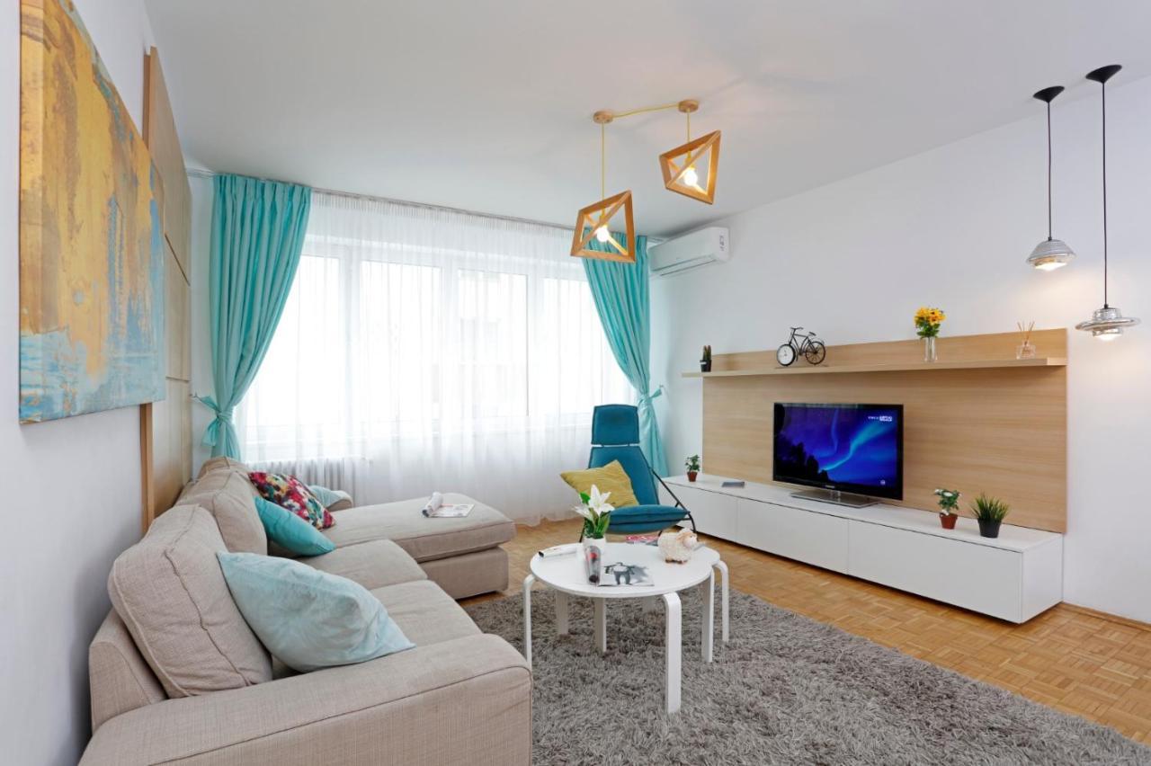 Lovely 2 Bedroom Apartment Near Old Town بوخارست المظهر الخارجي الصورة