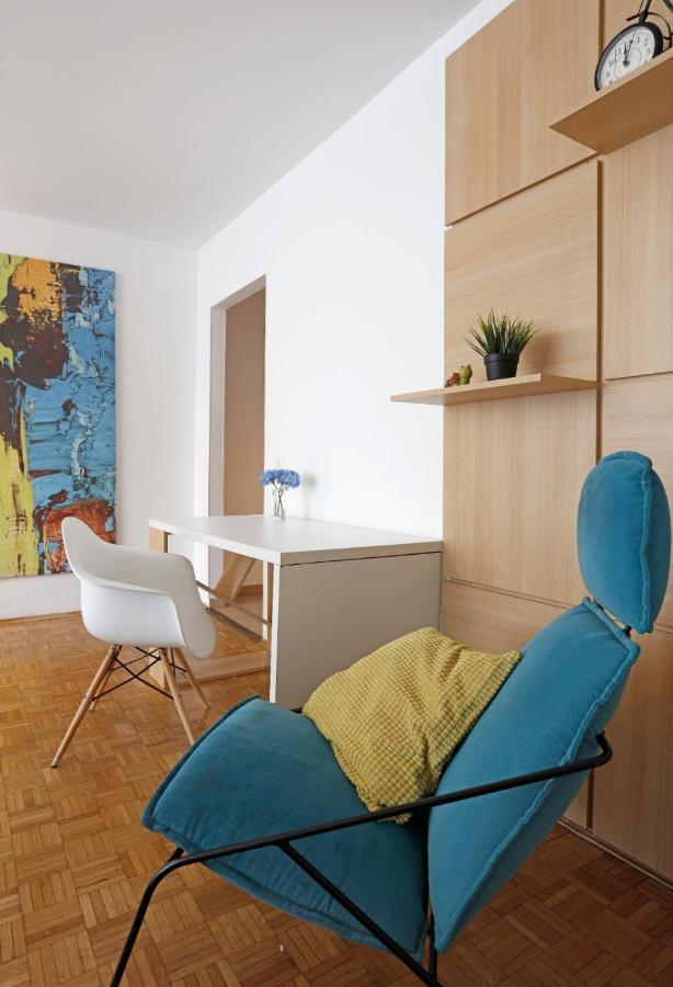 Lovely 2 Bedroom Apartment Near Old Town بوخارست المظهر الخارجي الصورة